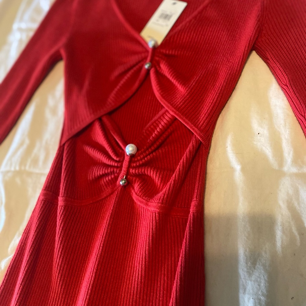 GUESS sexy red curvy dress